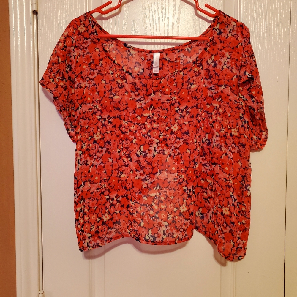 Open Back, Flowy Top - Picture 3 of 3